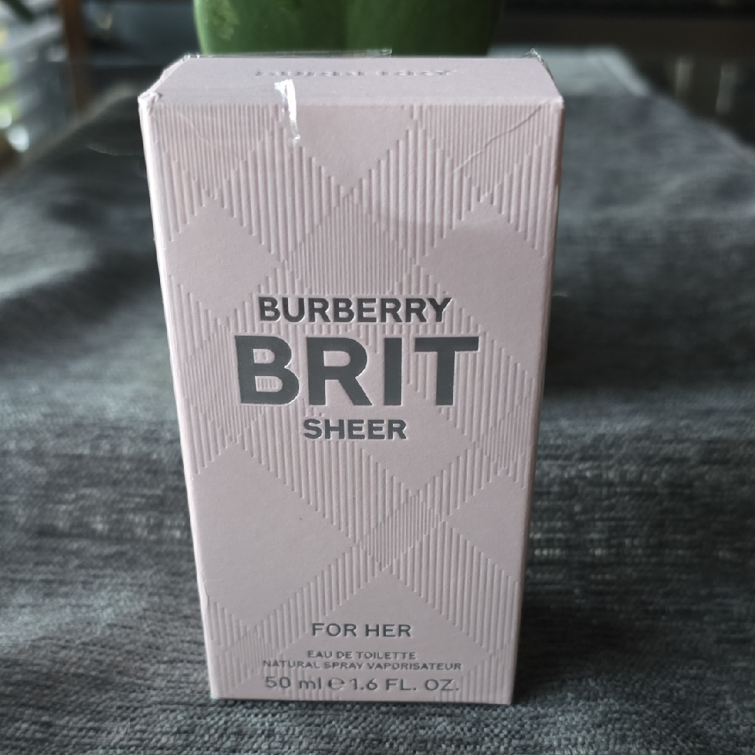 Womens~Burberry Brit Sheer Eau De Toilette~Spray~Nw
